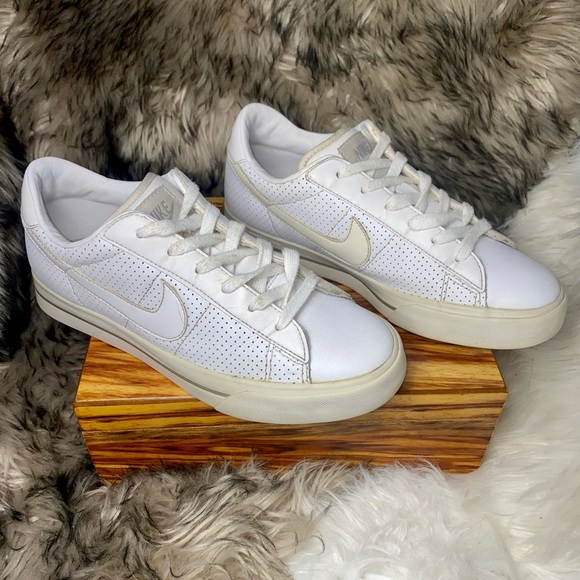 Nike Sweet Classic Shoes White Leather Athletic Sneakers Women’s Size 7/38EUR - Picture 3 of 9